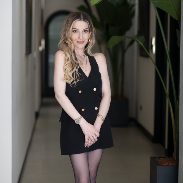 Ece Sarı